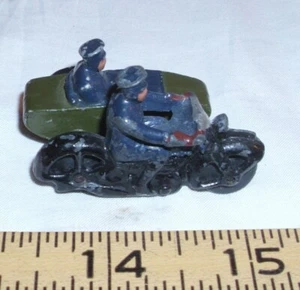 DINKY BRITISH MODEL 42B MOTORCYCLE WITH SIDE CAR TOY - Picture 1 of 3