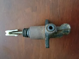 1997 Volkswagen Passat B4 Vr6 Clutch Slave Cylinder sedan and wagon - Picture 1 of 2