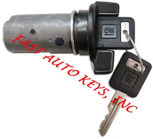 NEW CHEVROLET GM OEM IGNITION KEY SWITCH LOCK CYLINDER W/2 LOGO KEYS 701400 - Picture 1 of 1