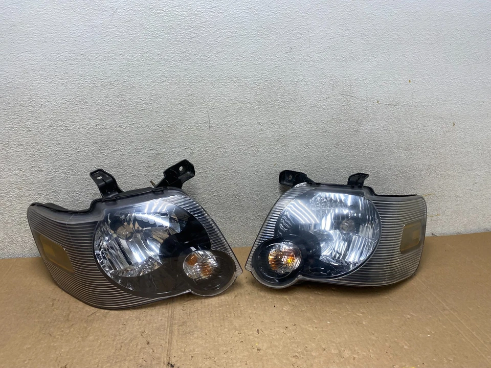 Juego de faros izquierdo+derecho Ford Explorer 2006 2007 2008 2009 2010 V3135 DW Foto 1 de 4