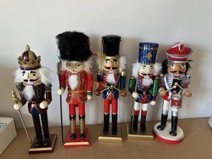 lot of 5 nutcrackers - Picture 1 of 17