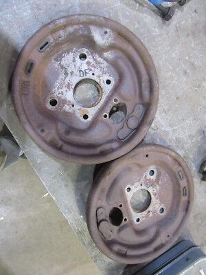 Dodge Polara Monaco 1967 1968 husillo delantero tambor zapata de freno placas de montaje de respaldo Foto 1 de 4