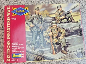 NEU Revell 1/35 WW2 German Infantry 54 Teile Multipose Box # 2613 - Bild 1 von 4