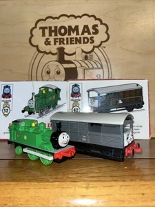 OLIVER & TOAD ! THOMAS FRIENDS TRAIN ERTL DIECAST GWR #11 W/ BRAKE VAN ! - Picture 1 of 11