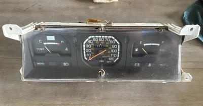 85 86 1985 Dodge D50 Mighty Max Pickup cuadro de instrumentos 132 k Foto 1 de 4