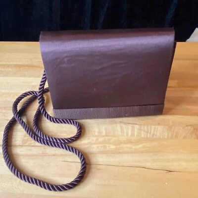 Винтажный Lord & Taylor коричневый атлас вечер сумка сумочка карты держатель веревки ремень Snap Clos - Изображение 1 из 4