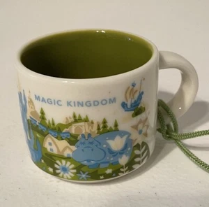 Taza de café espresso Starbucks Magic Kingdom de los parques de Disney 2 oz adorno You Are Here 2017 - Imagen 1 de 5