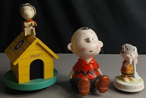 Lot Of 3 Vintage Peanuts Music Boxes Snoopy, Charlie Brown, & Linus - Picture 1 of 5