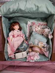 Robin Woods A Playmate Today Little Miss Muffet Doll with 2 Wardrobes in Pillow - Picture 1 of 16