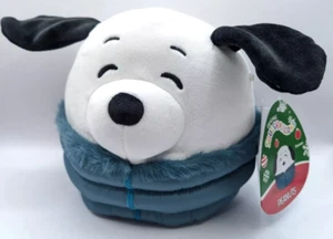 NUEVO/NUEVO CON ETIQUETAS Squishmallows Snoopy (Cacahuetes) 8" perro en chaqueta acolchada - Navidad 2024 - Imagen 1 de 3