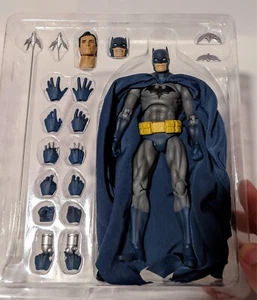 Medicom Mafex Batman Hush Batman - Picture 1 of 2
