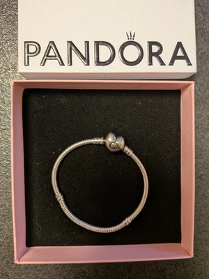 Pandora Armband Moments silber mit Herzverschluss Umfang 17 Cm NEU - Bild 1 von 3