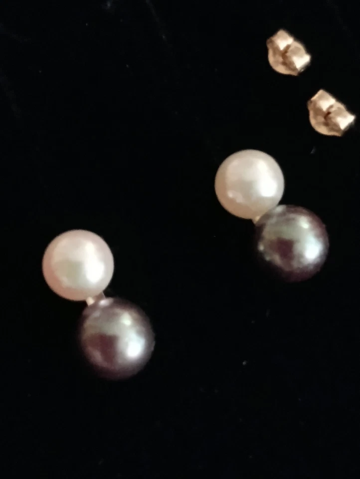 14K Gold Stack Double Cultured Pearl White & Dark Gray Stud Earrings! Beautiful! - Image 1 of 4