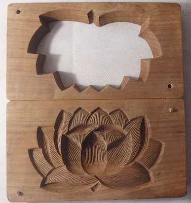 22ksg138 JAPANESE KASHIGATA WOOD CAKE MOLD LOTUS FLOWER 蓮の花 HAND CARVED... - Image 1 of 4