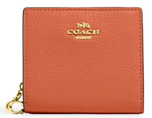 🧡Coach Geldbörse mit Druckknopf - C2862 Sunset (Orange) genarbtes Leder mit C-Anhänger - Neu mit Etikett - Bild 1 von 4