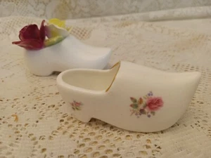 VINTAGE - 2 COALPORT PORCELAIN MINIATURE SHOES - Picture 1 of 7