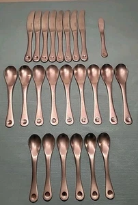 Cuchillos cubiertos de acero inoxidable satinado péndulo Robert Welch 24 piezas - Imagen 1 de 16