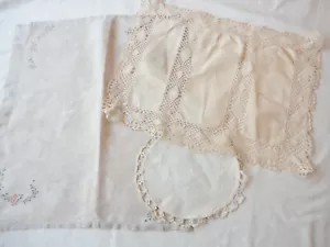 3 centrini bordi all'uncinetto a mano misure e forme assortite vintage anni 50 - Foto 1 di 4