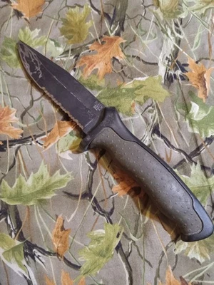 Cuchillos Buck 655 Nighthawk 2004 hoja fija táctica dentada Foto 1 de 4