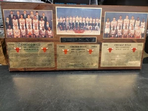 Chicago Bulls NBA World Champions Plaque Jordan- Pippen-Kerr 3 Peat 91 92 93 - Bild 1 von 24