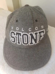 Volcom stone 91 Grey Mens Guys Boys Girls Ladies Womens Fexfit Medium Large cap - Foto 1 di 7