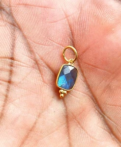 Natural Labradorite 18K Solid Gold Charm Handmade Necklace Charm Pendant - Picture 1 of 3