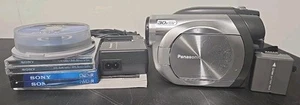 Videocámara DVD Panasonic VDR-D100 con zoom óptico 30x, paquete - Imagen 1 de 10