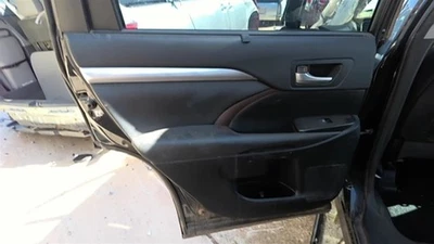 HIGHLANDR 2015 Door Trim Panel Rear 31075334 - Imagem 1 de 4