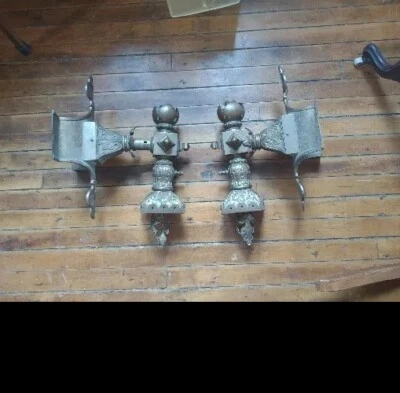 Par de Apliques Ligeros de Bronce Pared Teatro Comercial Arquitectónico Ornado ¡Pesado!  Foto 1 de 4