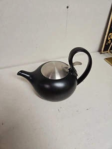 Modern Chantal Ceramic Tea Pot with Stainless Steel Lid & Infuser - Picture 1 of 12