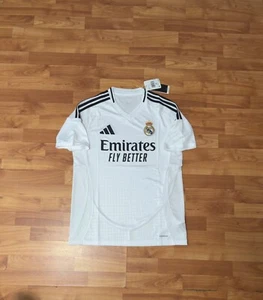 Real Madrid 2024/2025 Authentic Home Soccer Jersey Size M - Picture 1 of 3