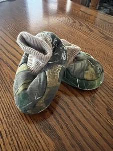 Baby Camouflage Hausschuhe Nagelneu! - Bild 1 von 8
