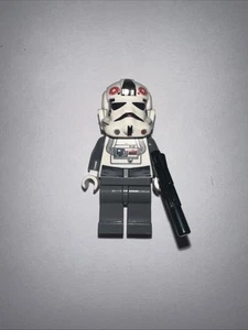 Lego Star Wars AT-AT Driver Red Imperial Logo Black Head Minifigure SW0177 - Picture 1 of 3