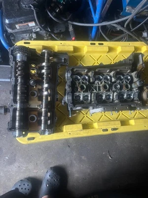 Banco de culata Porsche 911 996 2002-2005 3,6 L 4-6 M96.03 99610490800 80627 Foto 1 de 4