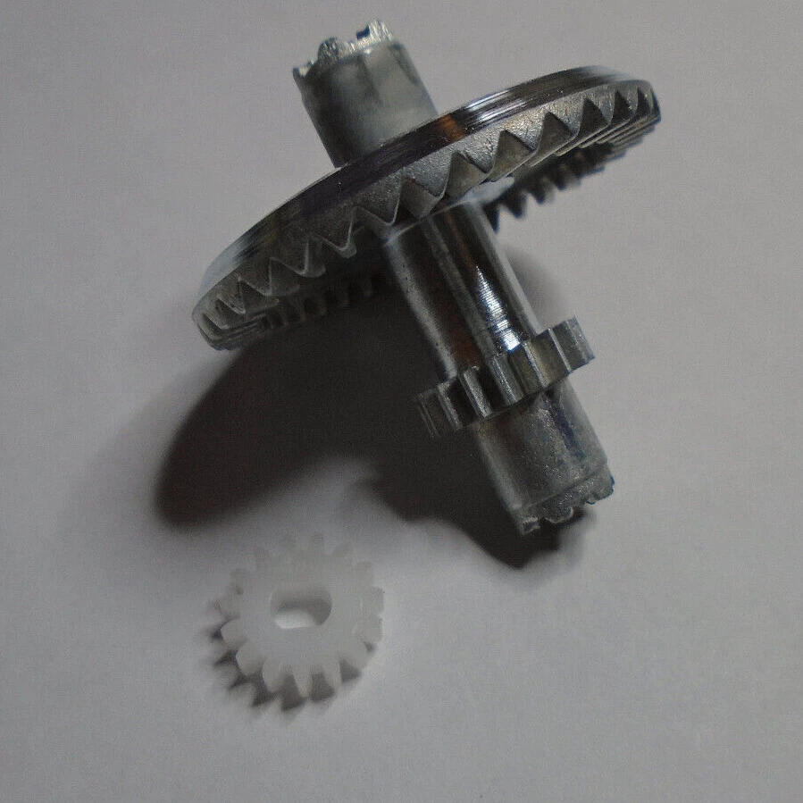 Shakespeare reel (new) parts, gears, drive gear 1363952,transm. gear 1383314, - Image 1 of 1