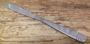 Palmore Gibson Stainless 1 Dinner Knife Vertical Lines Stripes Flat Tip 331932 - Picture 1 of 1