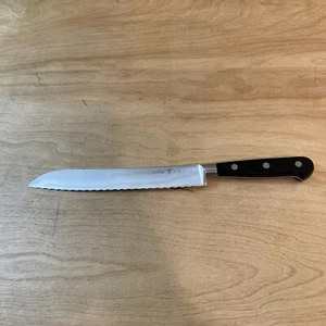 J.A. Cuchillo de pan Henckels International de hoja dentada de 8"" de colección España - Imagen 1 de 9