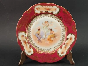 ANTICO PREZIOSO PIATTO DECORATIVO ROMANTICO PORCELLANA VIENNA ROSSO E ORO - Foto 1 di 6