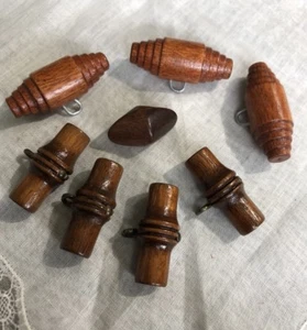 Vintage Buttons 8 Wood Button Lot B-3 - Picture 1 of 5