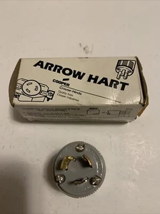 Cooper 4721 Safety Grip Plug FNFP. I2 - Picture 1 of 3