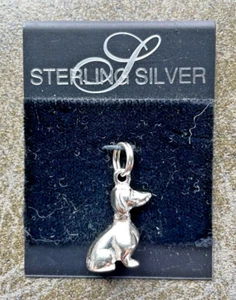 .925 Dachshund Sitting Dog Sterling Silver Jewelry Charm - Picture 1 of 2