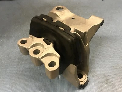 Montaje de motor hidráulico delantero derecho para Dodge Dart 2013-2016 2,0 L 2,4 L Foto 1 de 4