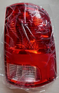 2009-2018 Dodge Ram 1500 2500 3500 Right Tail Light. 12V 09DS RH SEE PICS - Foto 1 di 9