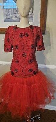 Top vintage con cuentas rojas como en la foto marcado talla pequeña Foto 1 de 4