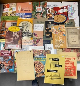 Lot of Small Vintage Cookbooks and Booklets Basic General Cooking Illustrated PB - Picture 1 of 4