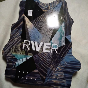 Bnk48 1er álbum River - Imagen 1 de 6