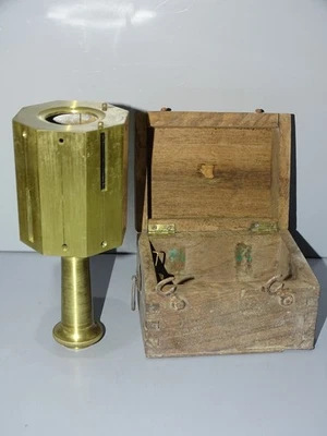-ANCIENNE PETITE EQUERRE de Géomètre laiton  DANS  sa BOITE BOIS OUTIL ANCIEN  D - Photo 1/4