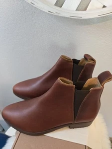 Nisolo Everyday Chelsea Boot Eva - Auburn Sz 8 Ret $228 - Picture 1 of 6