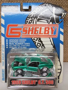 SHELBY COLLECTIBLES 1968 FORD MUSTANG GT500 AUTO PRESSOFUSA VERDE SMERALDO 1:64 - Foto 1 di 10