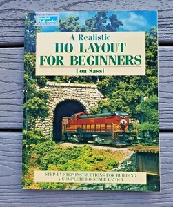 Kalmbach Book "A Realistic HO Layout for Beginners t" Lou Sassi 12141 Brand New - Picture 1 of 2